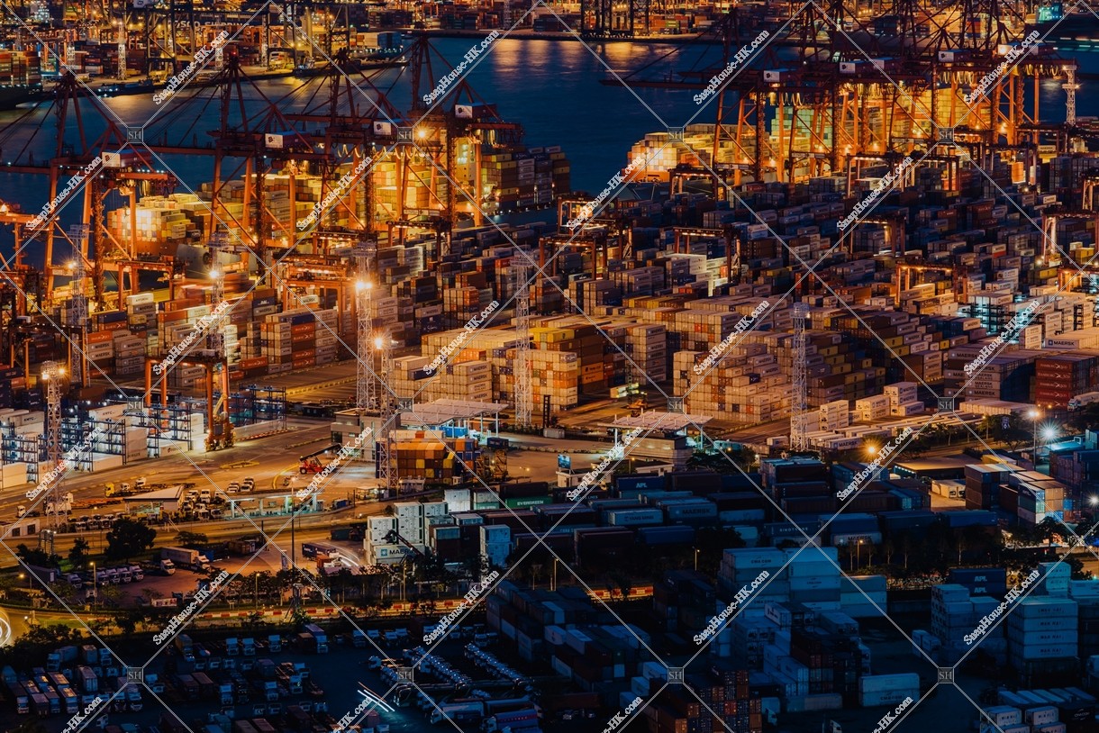 葵青コンテナターミナル（葵青貨櫃碼頭）の夜景