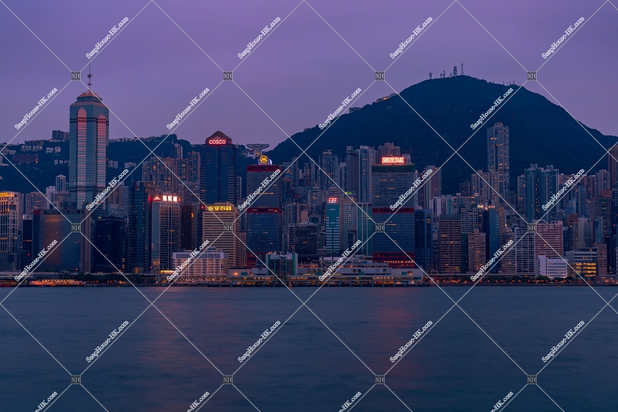 セントラル（中環）の高層ビル群の夕景 その⑦