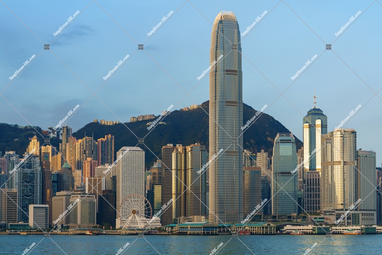 朝のセントラル（中環）の高層ビル群の風景 その⑦