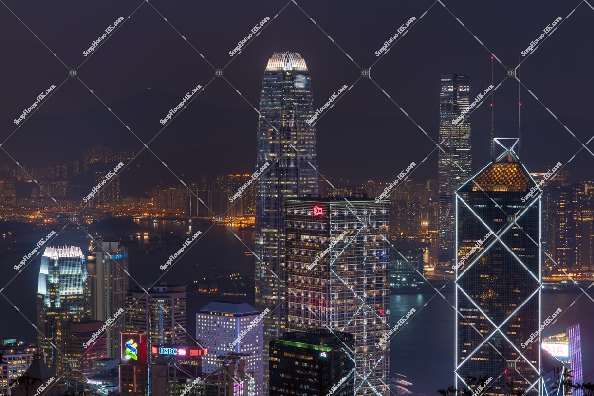 セントラル（中環）の高層ビルの夜景 その②