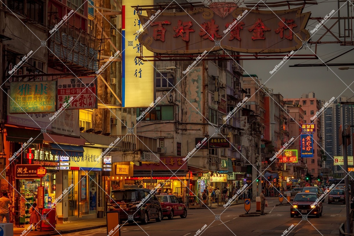 九龍城の夕方の街並みと看板 その⑫