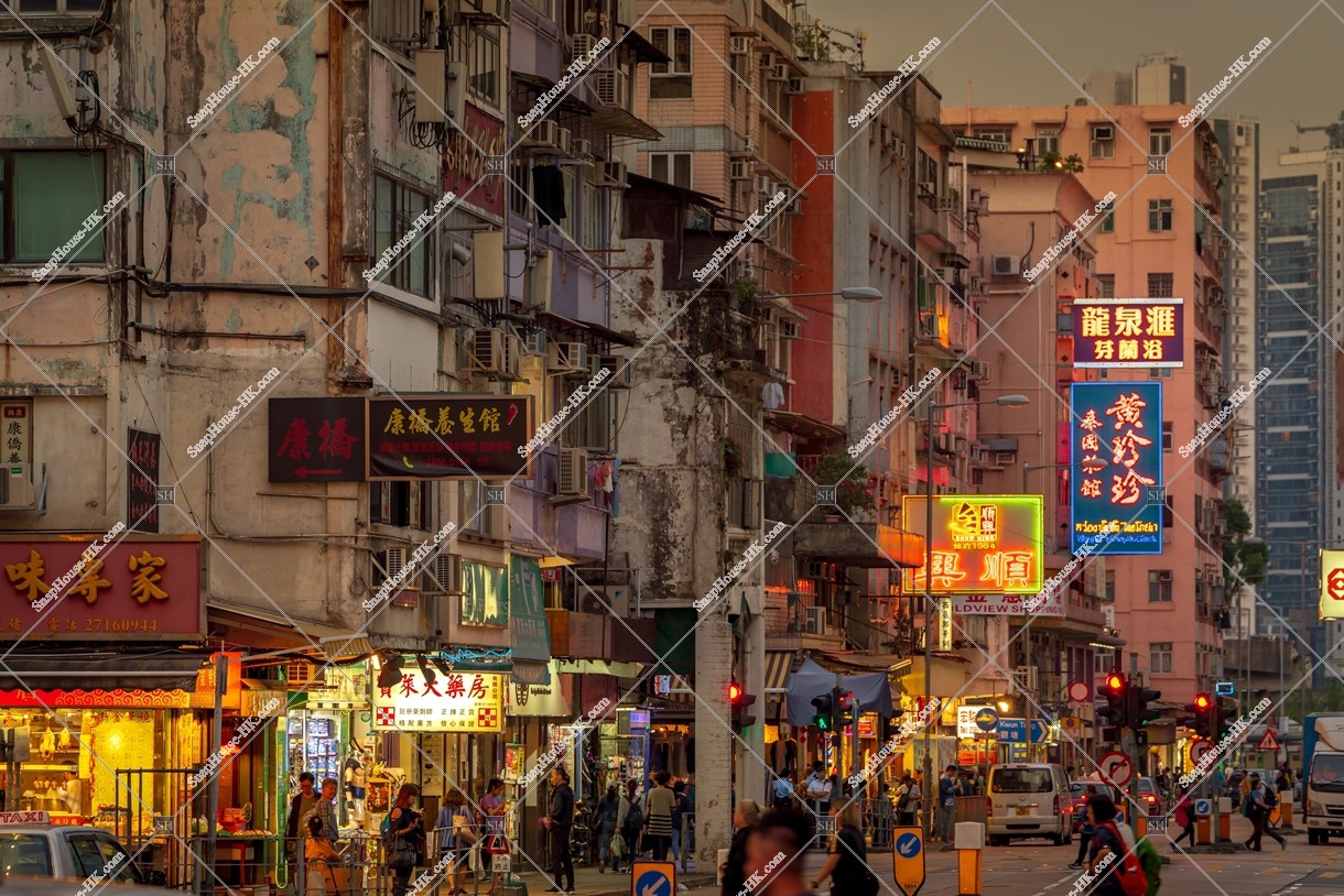 九龍城の夕方の街並みと看板 その⑬