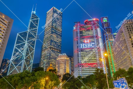 セントラル（中環） 中国銀行タワー、長江集団中心、HSBC本店ビルとスタンダード・チャータード銀行ビルの夜景 その①