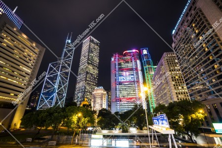 セントラル(中環) 中国銀行タワー、長江集団中心、HSBC本店ビルとスタンダード・チャータード銀行ビルの夜景 その②