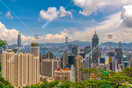 セントラル（中環）と西九龍と湾仔(灣仔)の高層ビル群の風景 その①