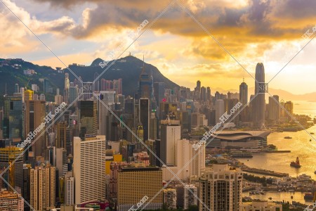 銅鑼灣からセントラル(中環)の高層ビル群の夕景 その①