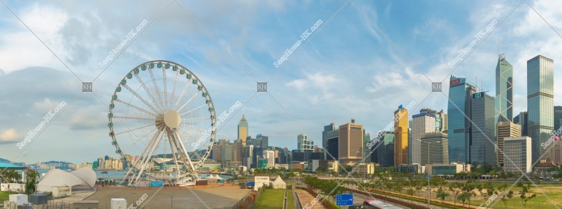 香港観覧車と湾仔(灣仔)及びセントラル（中環）の高層ビル群のパノラマ風景 その②