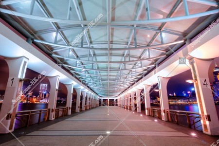 夜のセントラルフェリー乗り場（中環碼頭） その②