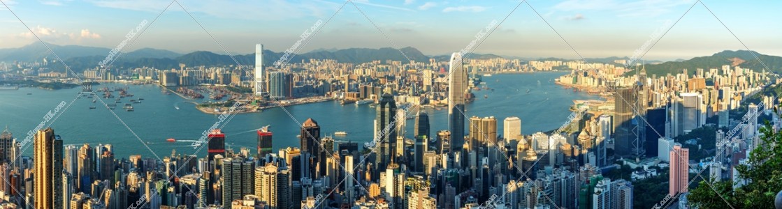 ヴィクトリア・ピークから見る香港の都市のパノラマ風景 その②