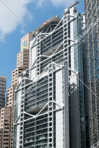 南側から見る香港上海銀行・HSBC本店ビル