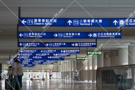 香港国際空港 ターミナル1の案内表示板