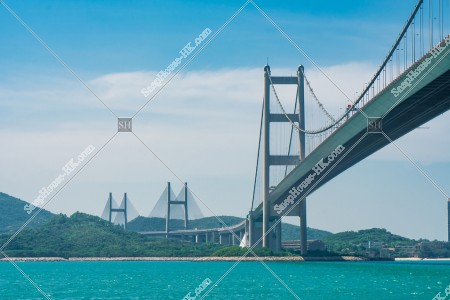 青馬大橋と馬湾海峡の浜辺 その②
