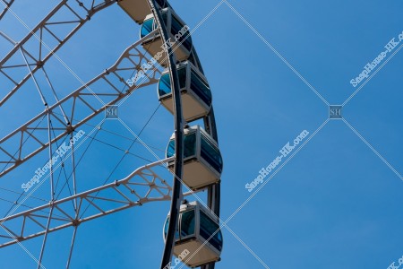 香港観覧車と青空 [アップ撮影]