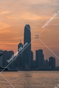 夕方の中環の様子 [縦向き]