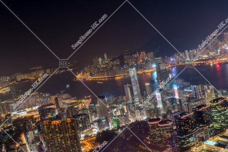 尖沙咀と香港島[湾仔（灣仔）～北角（ノースポイント）]とヴィクトリアハーバーの夜景
