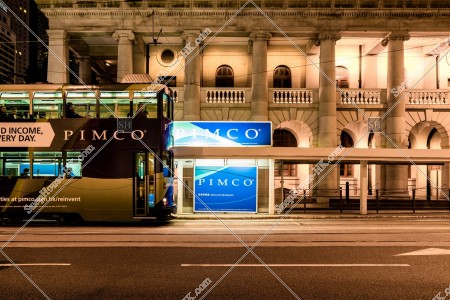 セントラル（中環） 駅に停車する夜の香港トラム その①