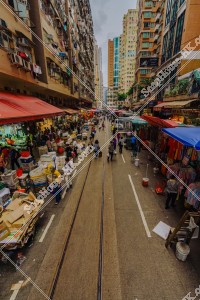 北角 春秧街の商店街を歩く人々と香港トラム その①