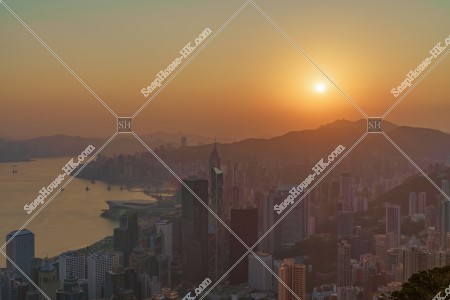 ヴィクトリア・ピークから見る香港島の日の出の風景 その④