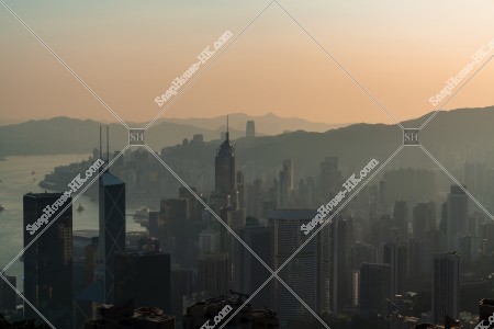 ヴィクトリア・ピークから見る香港島の早朝の風景 その⑤