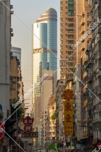 上海街の街並みとランガムプレイス（朗豪坊）