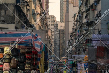 佐敦 廟街のナイトマーケットの夕方の風景 その④