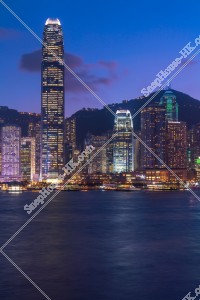 日没後のセントラル（中環）の高層ビル群の風景 その②