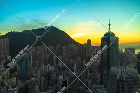 セントラル(中環)の高層ビル群の夕方の風景 その⑮