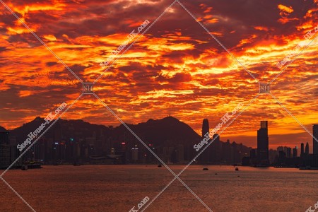 夕方の巻積雲と香港の都市風景 その⑨