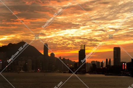 夕方の巻積雲と香港の都市風景 その⑭