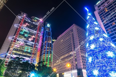 セントラル（中環）の高層ビル群とクリスマスツリーの夜景 その⑤