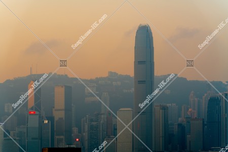 朝のセントラル（中環）の高層ビル群 その②