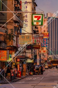 九龍城の夕方の街並みと看板 その⑤