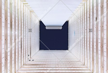 夜の古いマンション その①