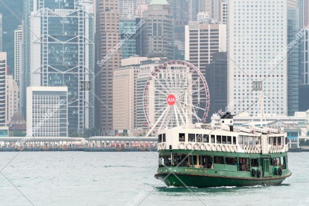 セントラル（中環）の高層ビル群とスターフェリー(天星小輪) その㉒