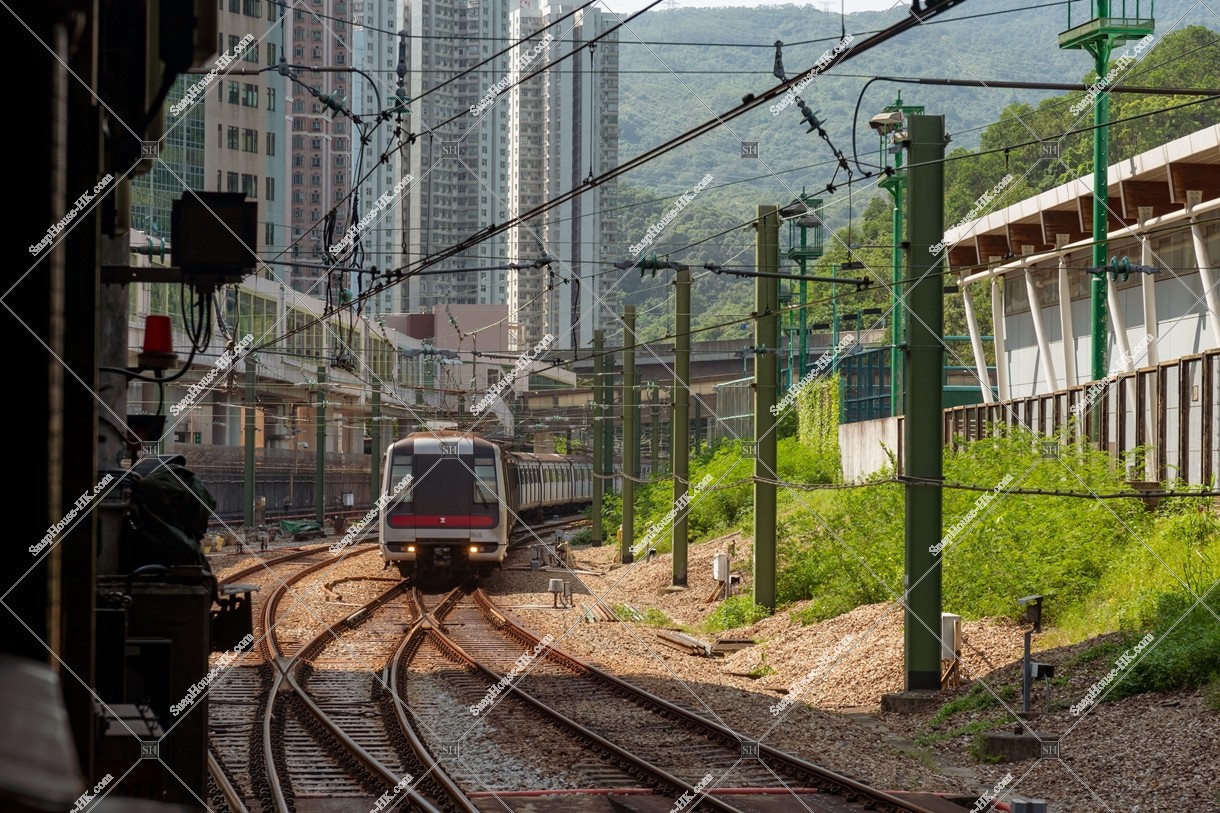 A moving train, MTR Tsuen Wan Line, No.5