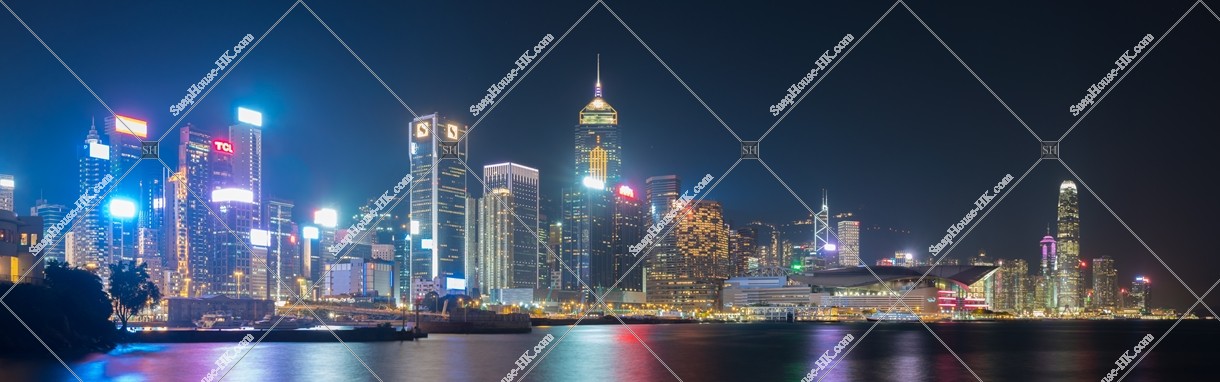 Panoramic night view from Wan Chai to Central No.2
