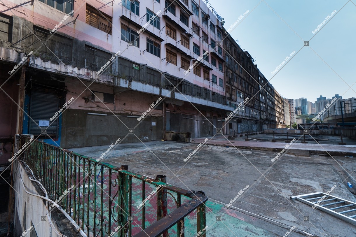 The terrace of the old building in Yue Man Square at Kwun Tong ③