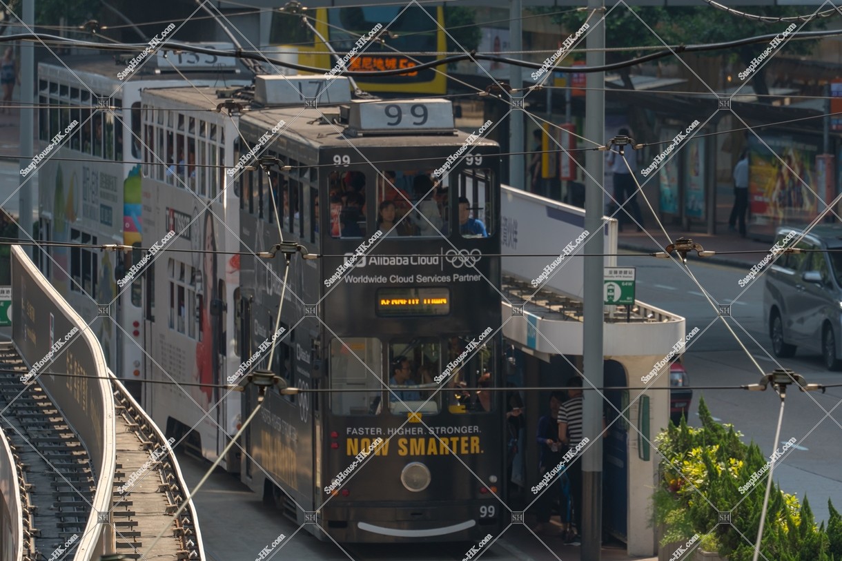 The Hong Kong Tramway connect to the station near the Admiralty [Landscape]