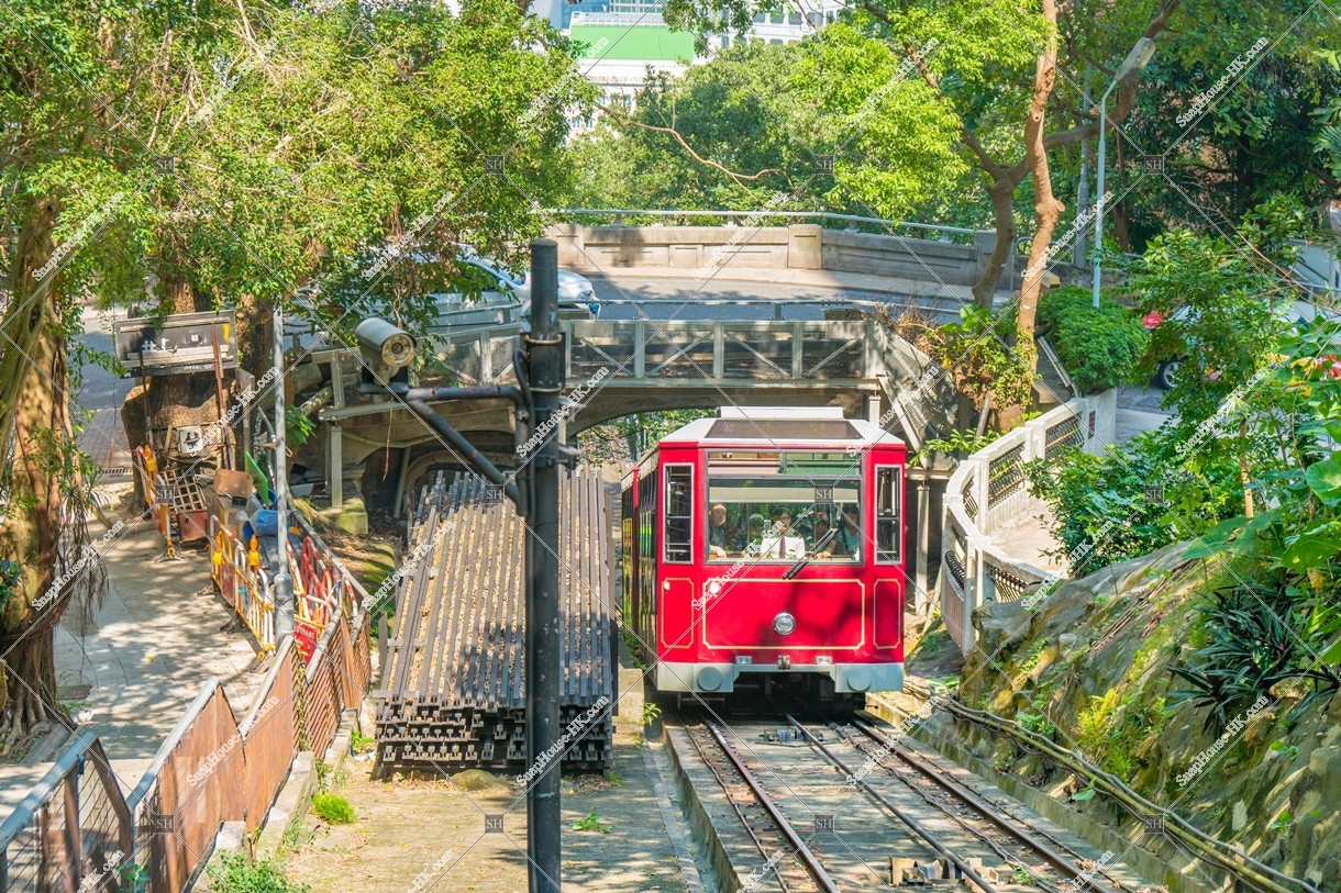 Peak Tram passing through the bridge