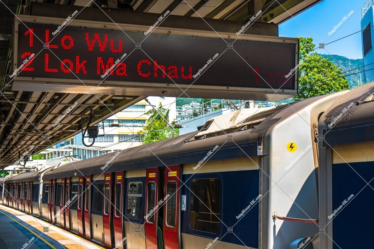 MTR East Rail Line, Passenger Information Display System and train stopping