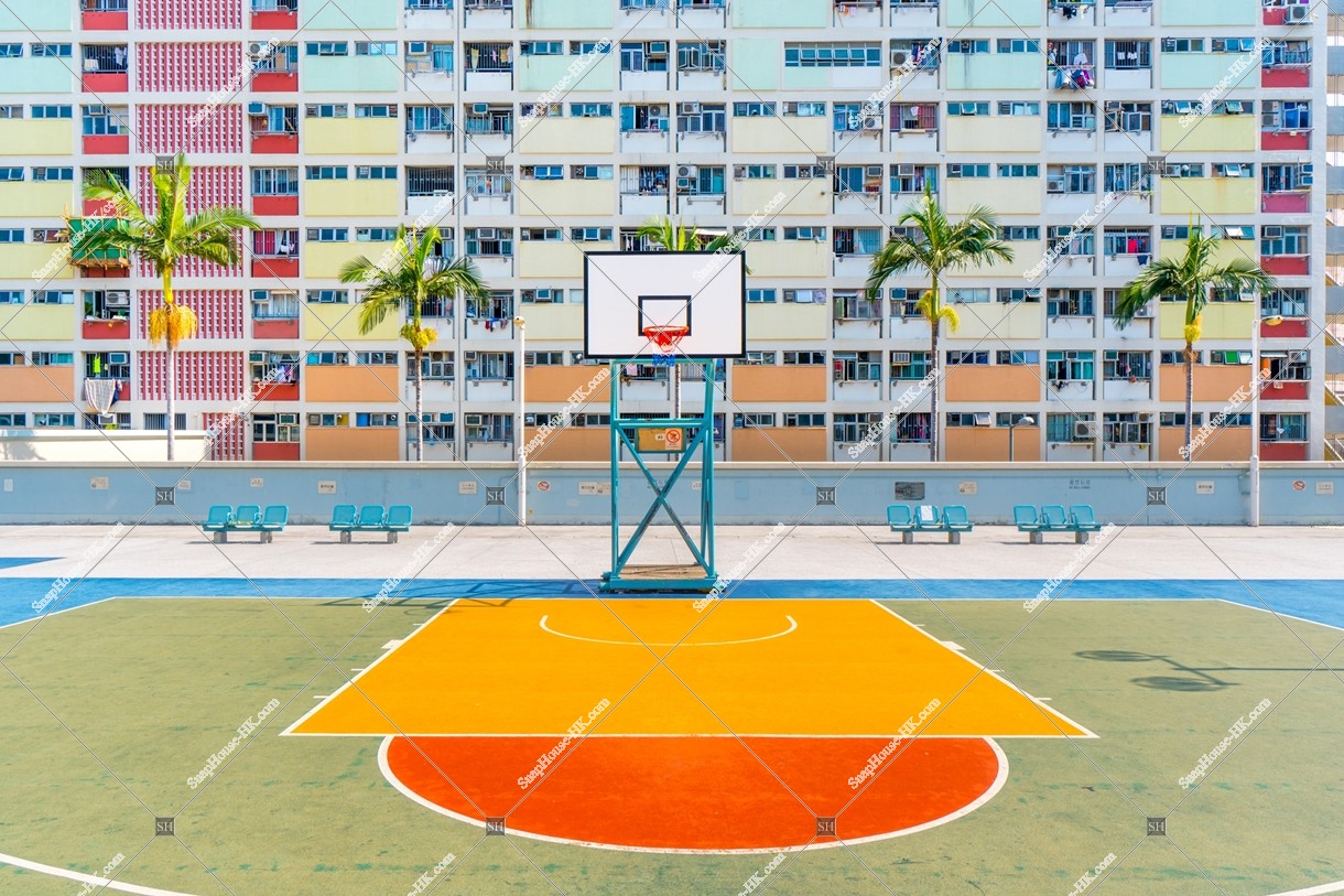 Choi Hung Estate and basketball court [Landscape] [Close-up photograph]
