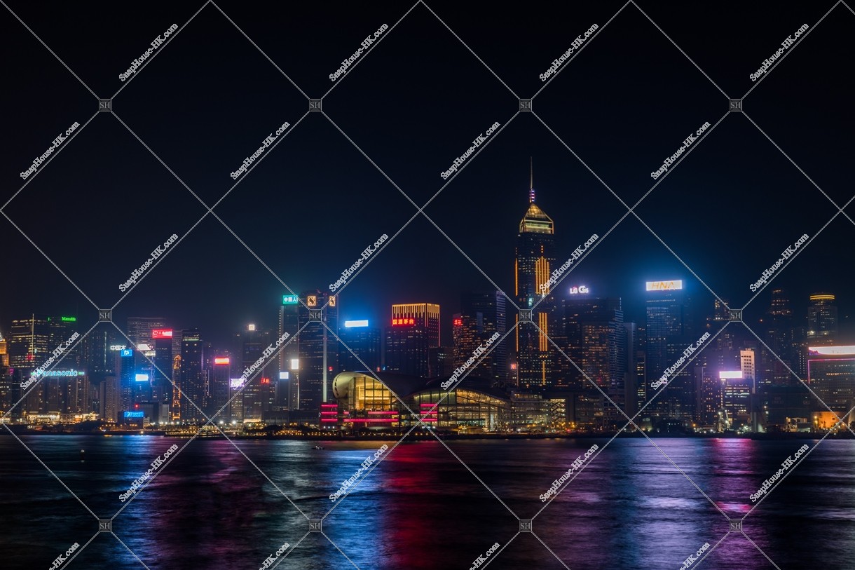 Night view of the group of building at Wan Chai area seen from Tsim Sha Tsui [Landscape]