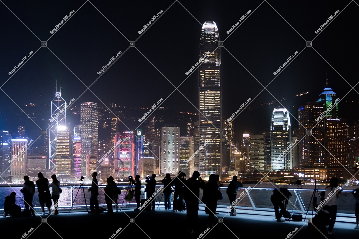 Peoples who seeing the night view of Central, from Tsim Sha Tsui