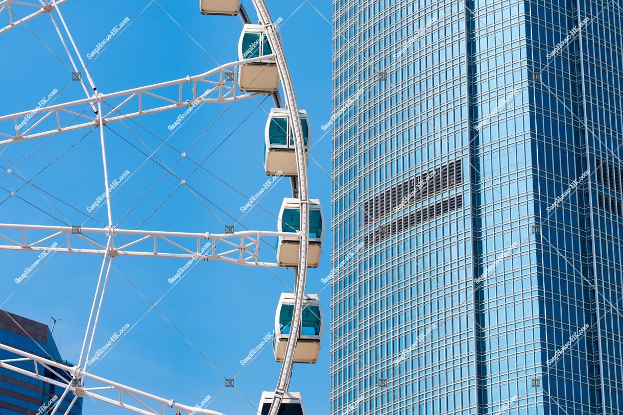 ifc2 and Hong Kong Observation Wheel [Landscape][Close-up photograph] 