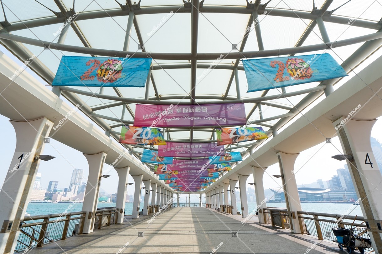 Packing of Star Ferry Pier 10 Berth at Central  [Inside view]