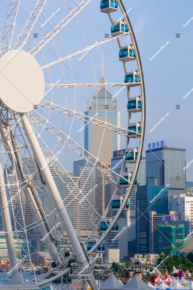 Hong Kong Observation Wheel and the view of group of high-rise buildings [Portrait] [Close-up photograph] ③