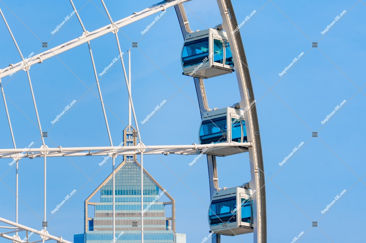 Hong Kong Observation Wheel and the Central Plaza [Landscape] ②