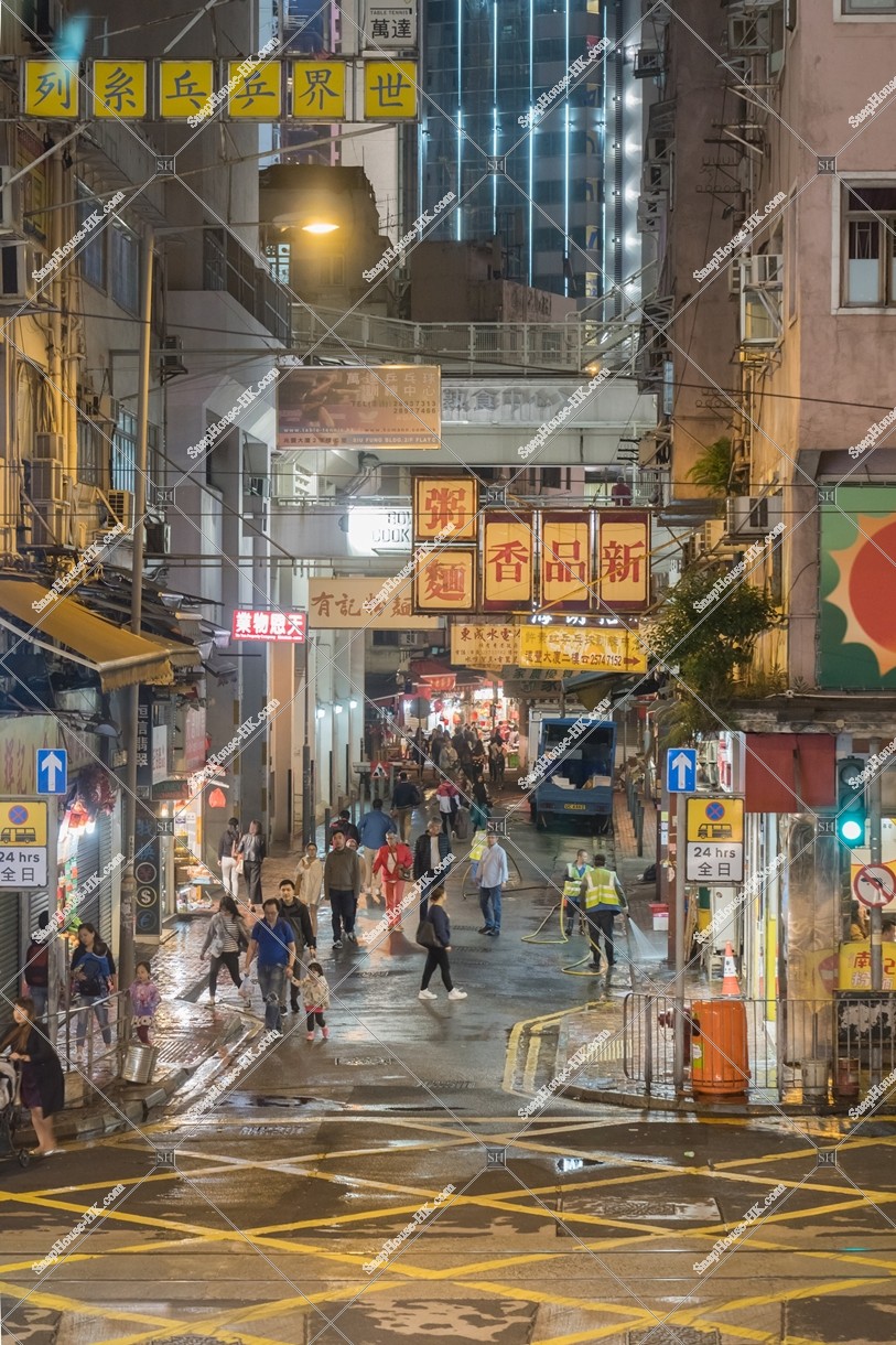 Night view of Wan Chai Road at Wan Chai [Portrait]
