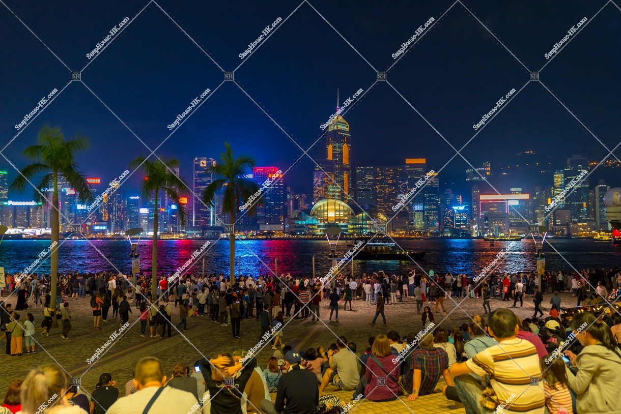 People waiting for the start of Symphony of Lights at Tsim Sha Tsui, No.2