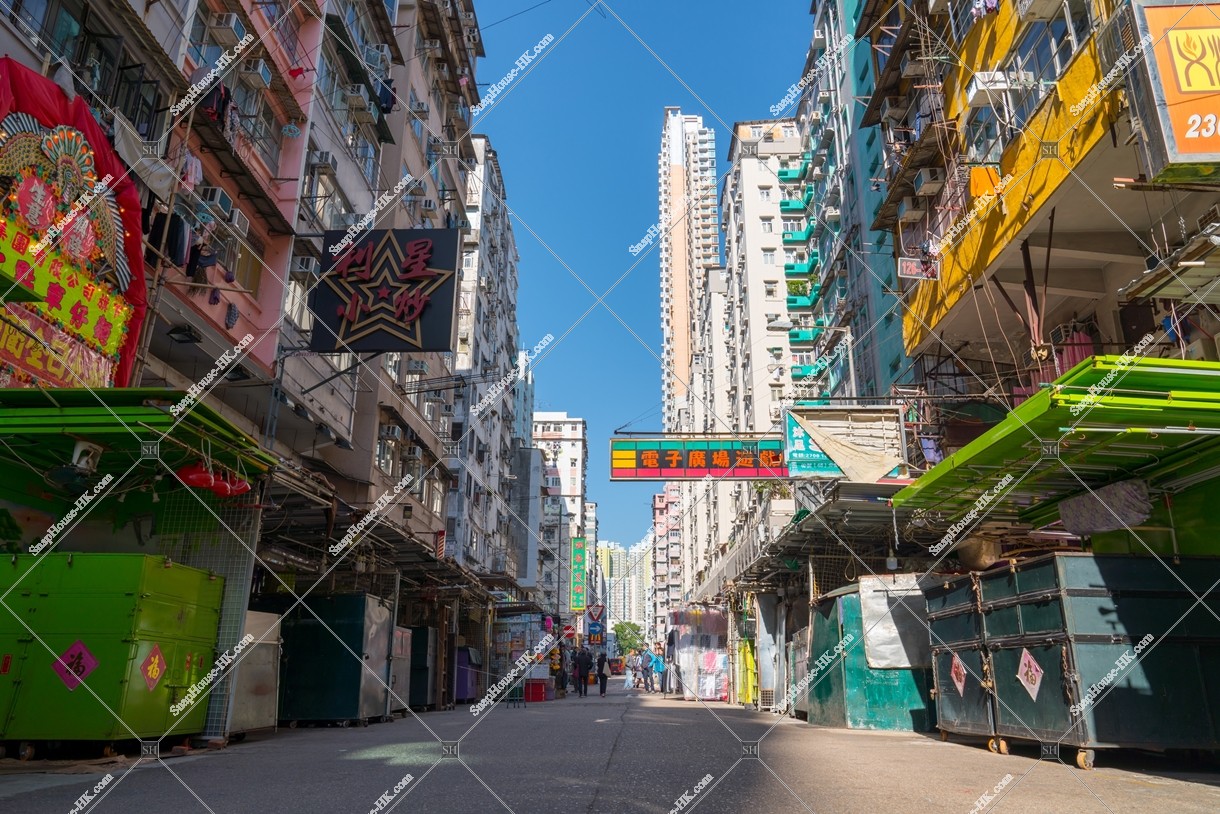 View of Fuk Wa St, Sham Shui Po on the morning [Low-angle shot] No.2